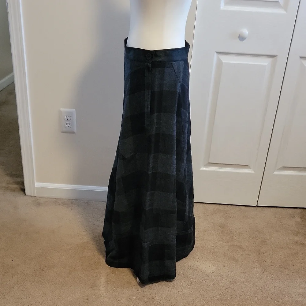 Shirin Guild Black Maxi A-Line Skirt - Picture 5 of 9